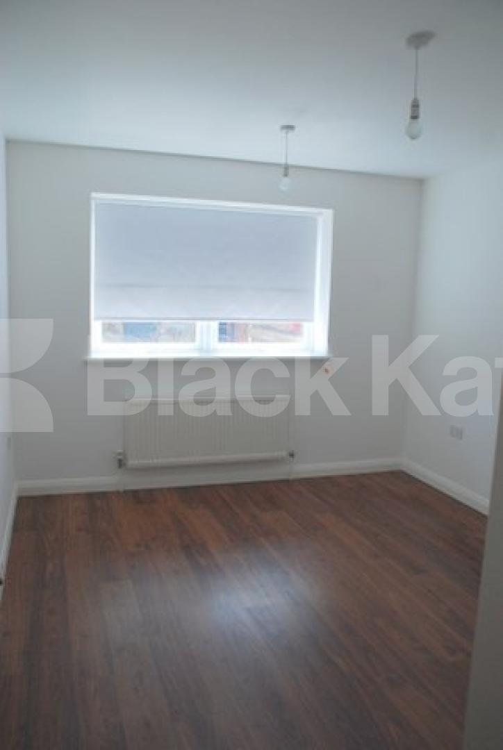 			3 Bedroom, 1 bath, 1 reception Apartment			 Round Hill, Forest Hill